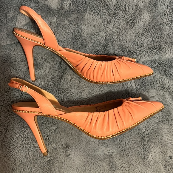 Coach slingback sandal size 8 1/2 fits a 9 also - Picture 2 of 3